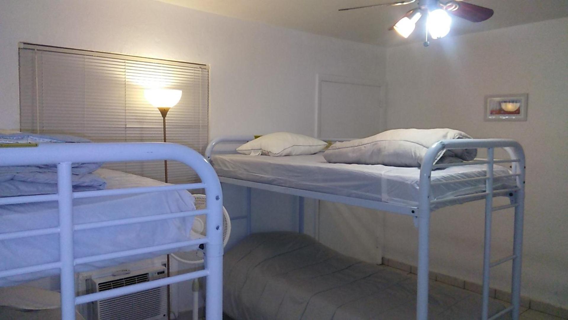Downtown Hollywood Beach Students' Dorm Hostel Exterior photo