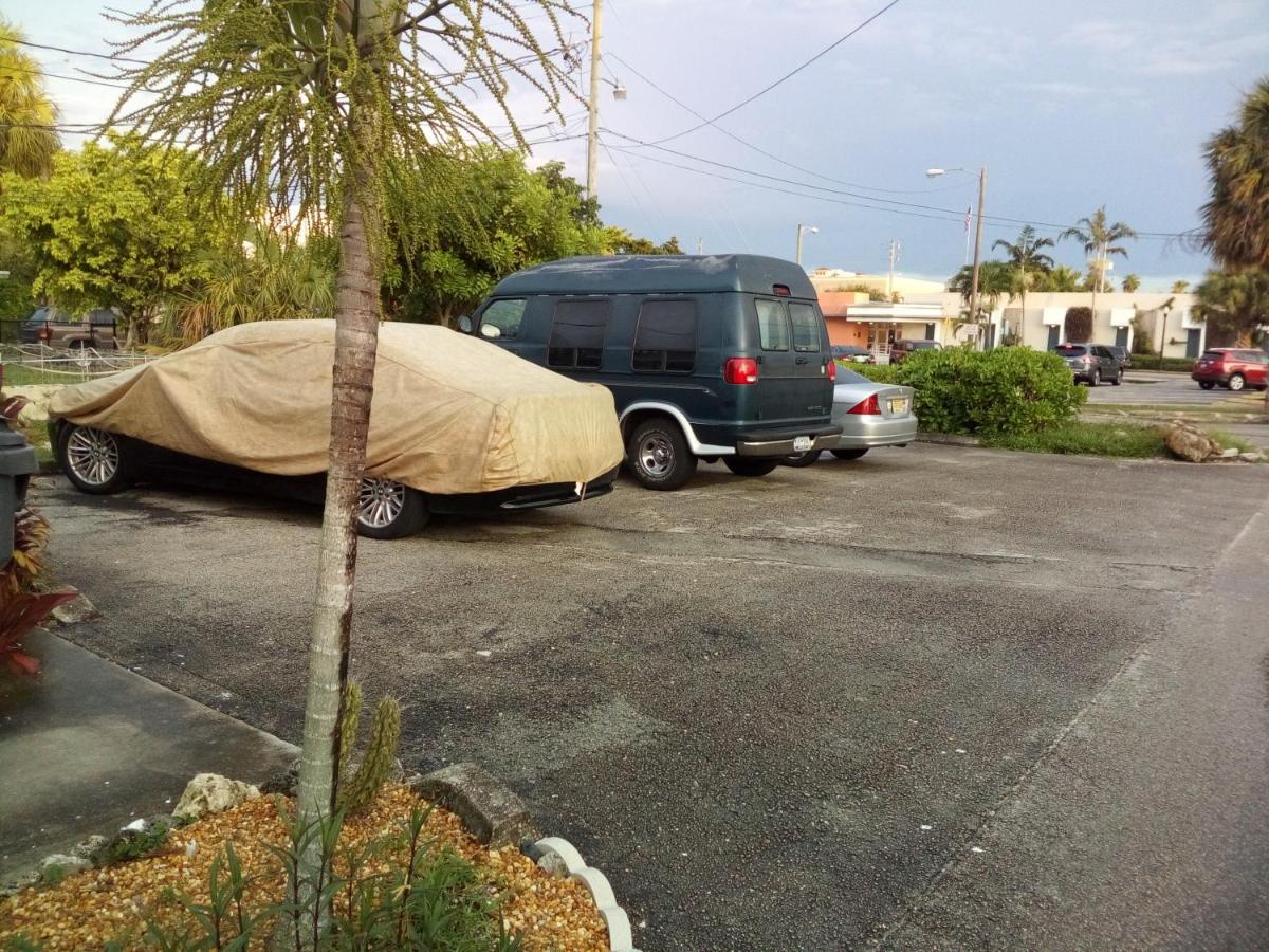 Downtown Hollywood Beach Students' Dorm Hostel Exterior photo